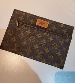 Louis Vuitton Clutch In Vendita