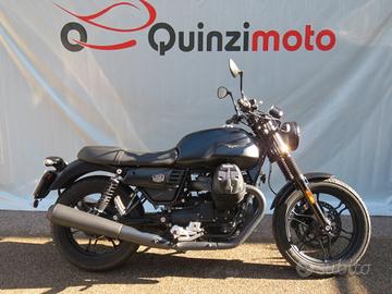 Moto Guzzi V7 III Night Pack