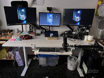 Postazione Streamer + PC + Scrivania Elettrica