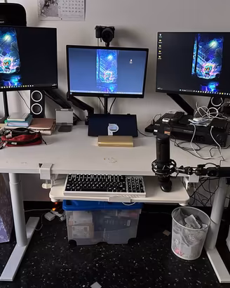 Postazione Streamer + PC + Scrivania Elettrica