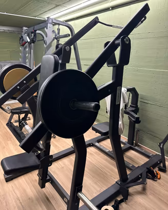ISOLATERAL CHEST PRESS PULLDOWN titanium strength