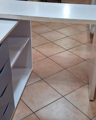 Scrivanie sovrapponibili con Cassetti e mensola