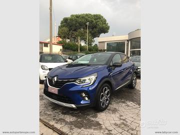 RENAULT Captur TCe 12V 100 CV GPL T. Fast Track