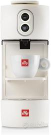 illy Nuova Macchina da CaffèPz.110 € Sconto a83 €