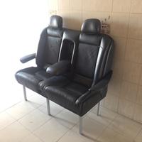 Divanetto 2 posti di derivazione automobilistica