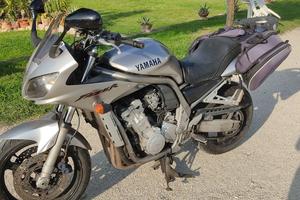 Yamaha Fazer 1000 incidentata -motore&ciclisti. OK