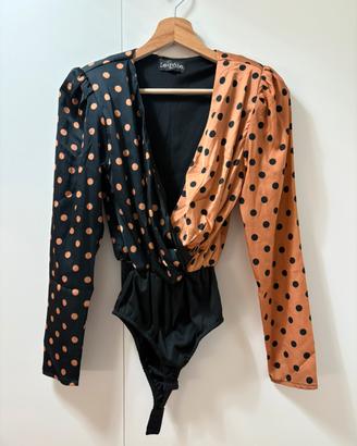 Body bicolore satinato a pois