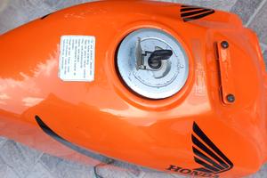 serbatoio Honda cbr 125 Repsol anno 2006 