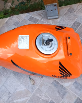 serbatoio Honda cbr 125 Repsol anno 2006 