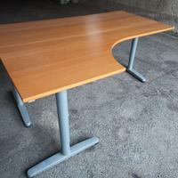 Scrivania angolare IKEA GALANT