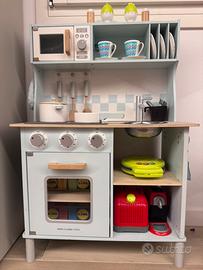 Cucina giocattolo