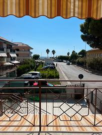 1º piano vista mare ad Aprile, Maggio e Giugno