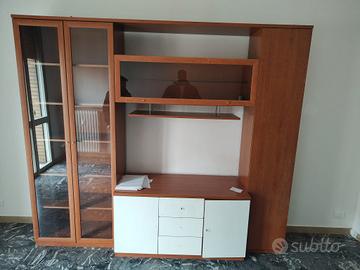 soggiorno  in buone condizioni 