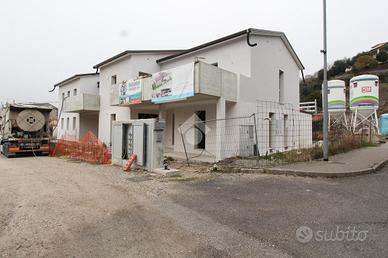 4 LOCALI A CASTELGOMBERTO