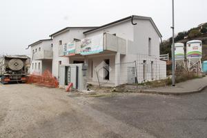 4 LOCALI A CASTELGOMBERTO