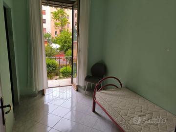 Camera con balconcino