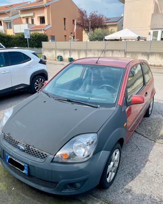 Ford Fiesta 1.4 Tdci 2006 marciante incidentata