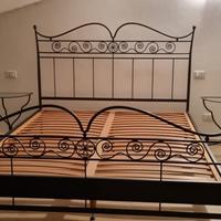 Letto cantori con comodini in ferro battuto