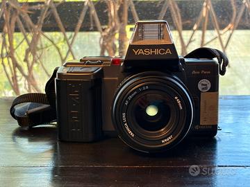 Yashica 230-AF