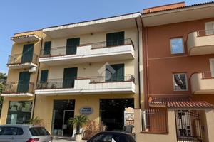 3 LOCALI A MONFORTE SAN GIORGIO