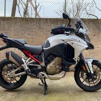 Multistrada v4s radar- 2023 - 18.411 km