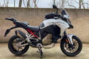 Multistrada v4s radar- 2023 - 18.411 km
