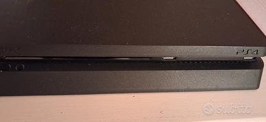 PS 4 corredata di 7 giochi