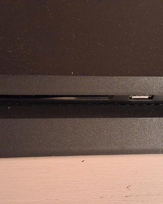 PS 4 corredata di 7 giochi