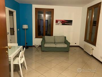 Monolocale libero subito per Salone del Mobile