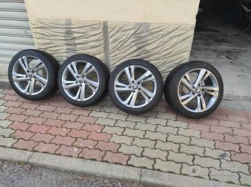 Cerchi completi di gomme termiche Originali Volksw