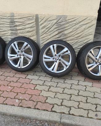 Cerchi completi di gomme termiche Originali Volksw
