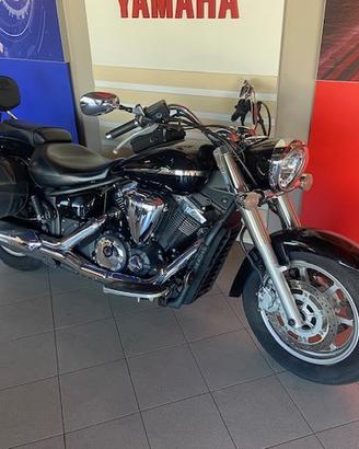 Yamaha XVS 1300A Midnight Star