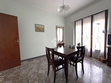 CASA SEMINDIPENDENTE A MASSA
