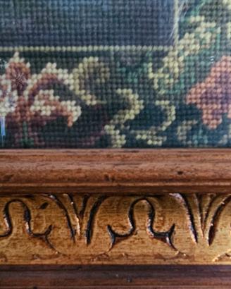 Quadro a mezzopunto, cornice intagliata in legno d