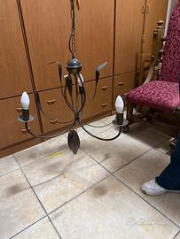 Lampadari in ferro battuto