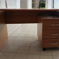 Libreria con ante  e scrivania