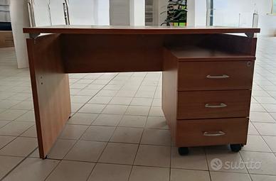 Libreria con ante  e scrivania