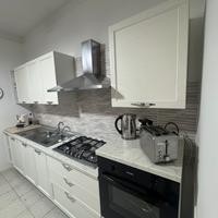 CUCINA + 2 DIVANI 3 POSTI