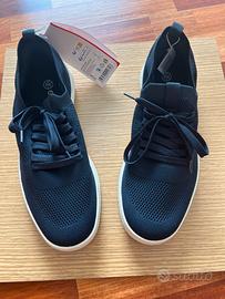 Scarpe estive da ginnastica o passeggio