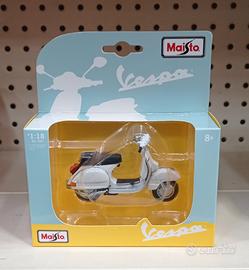 Modellino 1 18 Vespa Piaggio P200E Maisto 