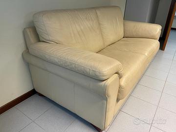 Divano in pelle bianco