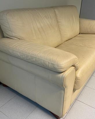 Divano in pelle bianco