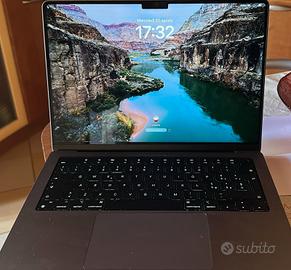 MacBook Pro 14
Memoria unificata 16 GB
sSD da 512 