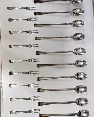 Servizio di posate per 12 in Argento 800