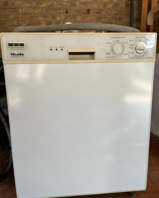 Lavastoviglie MIELE
