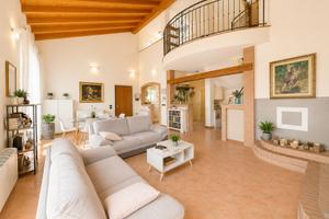villa singola con ascensore e soppalco panoramico