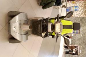 Scooter per mobilità anziani/disabili