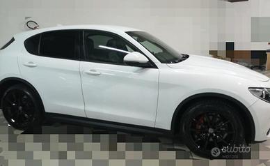 stelvio alfa romeo bianca