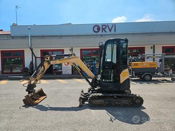 Escavatore yanmar vio25