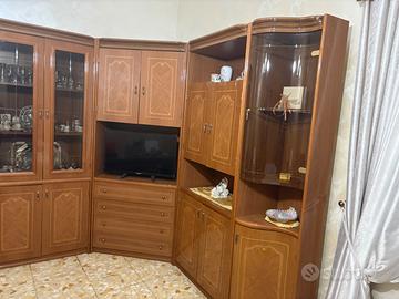 Mobile con cristalliera